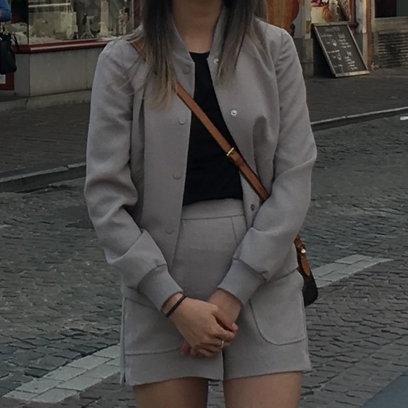 Aritzia Wilfred Poussin Bomber Grey XXS Excellent Condition Discontinued - Picture 6 of 6